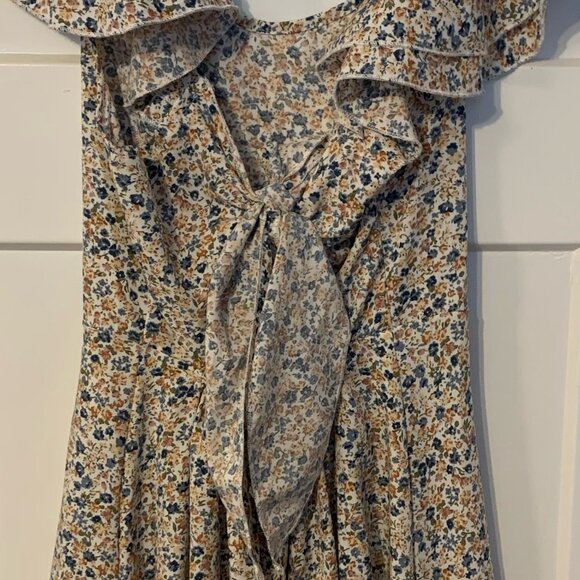 Cute flowery summer dress. - Picture 3 of 3